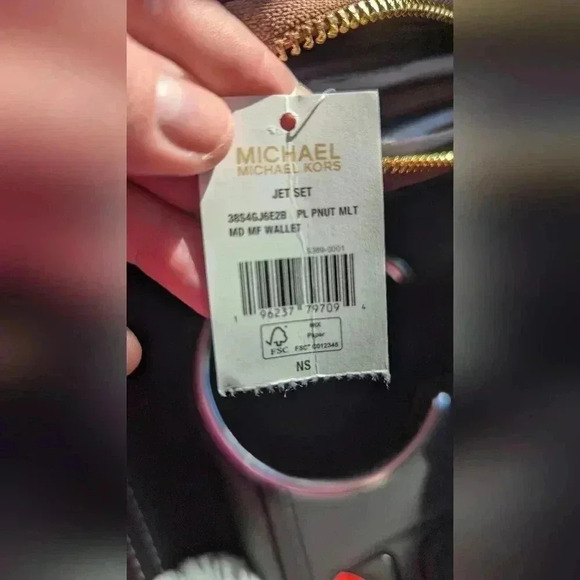 NWT Michael Kors Jet Set Pale Peanut Multi Wallet - Picture 11 of 11